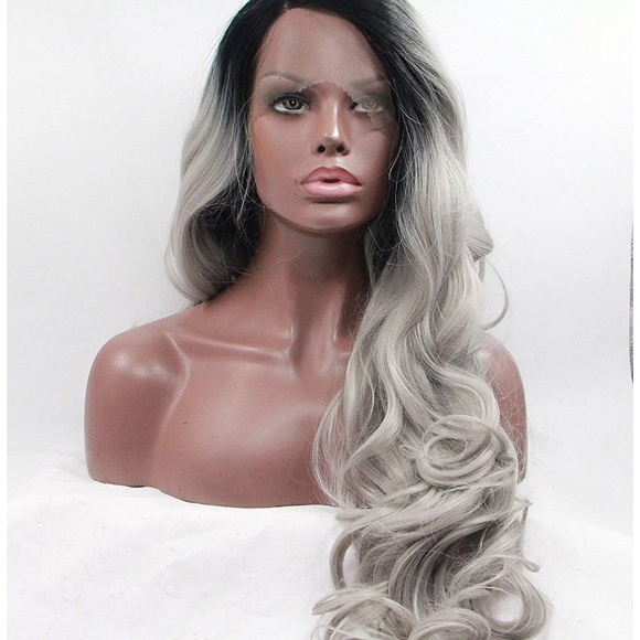 💙Terrisa GREY 2tone 22”LACE FRONT CELEB Wig💙*NWT - Picture 2 of 4